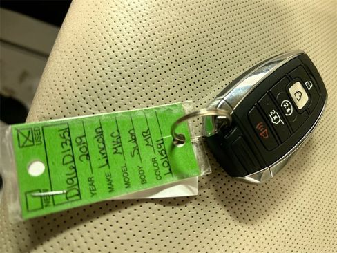 Used 2019 Lincoln MKC Reserve w/ MKC Climate Package image 12