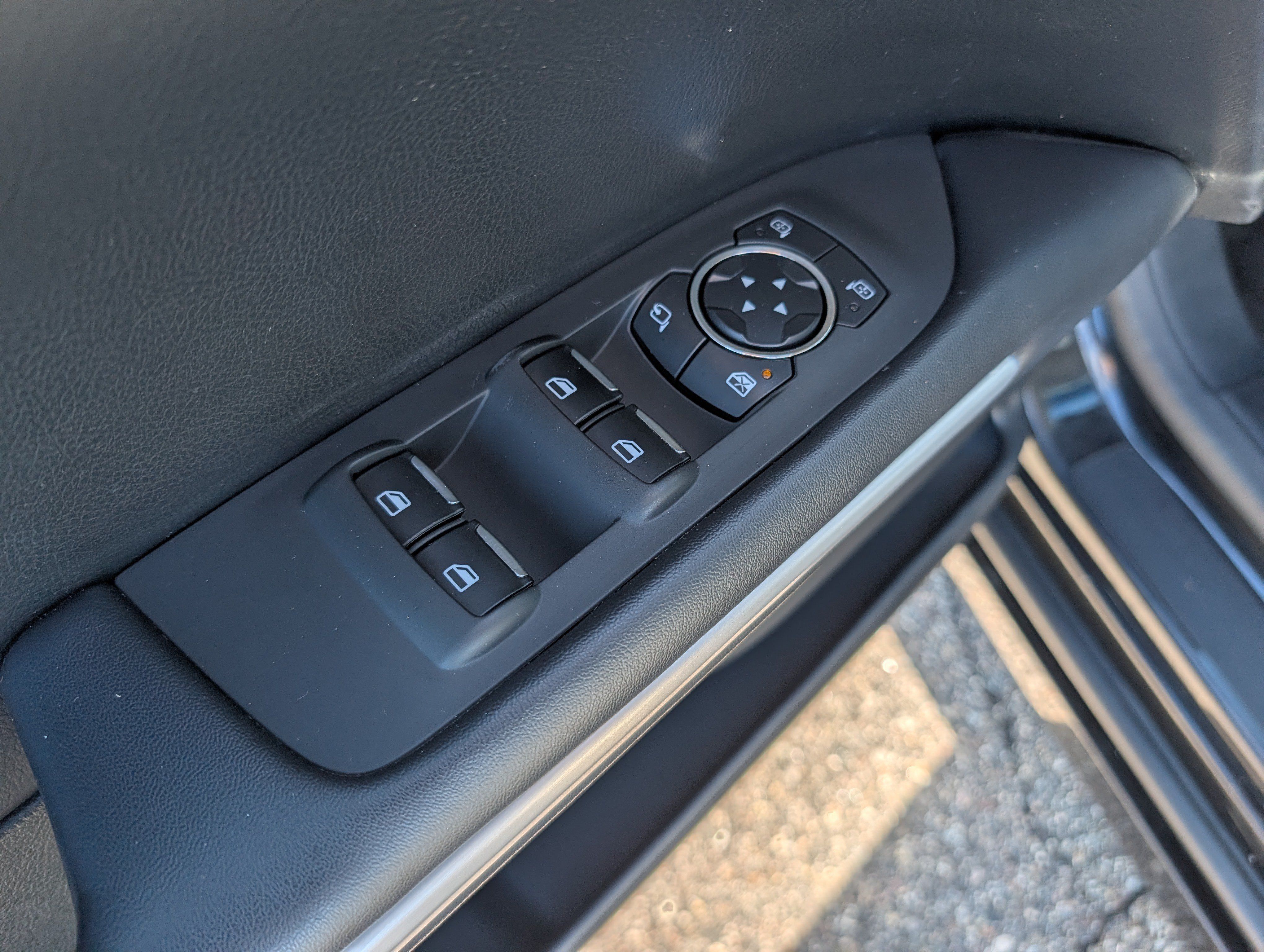 Used 2015 Lincoln MKZ w/ Equipment Group 101A Select FWD image 23
