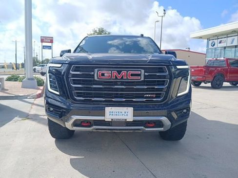 Used 2025 GMC Yukon AT4 w/ AT4 Premium Package AWD/4WD image 2