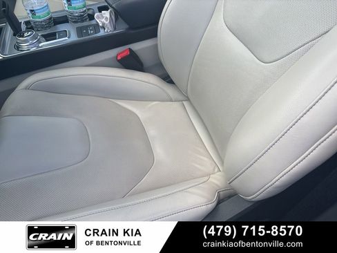 Used 2021 Ford Edge Titanium w/ Equipment Group 301A AWD/4WD image 15
