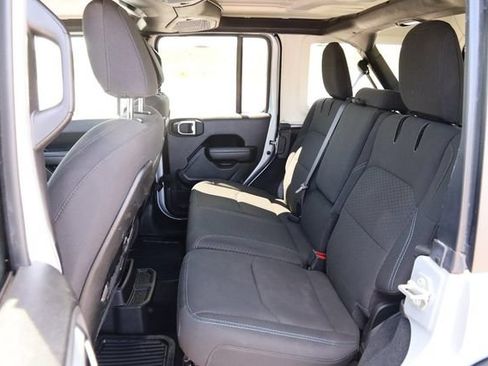 Used 2024 Jeep Wrangler Unlimited Rubicon 4xe AWD/4WD image 9