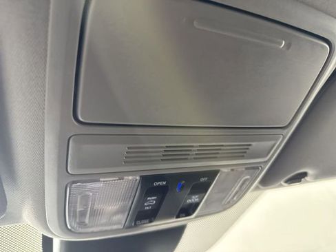 Used 2023 Honda Odyssey EX-L image 9