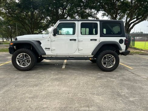 Used 2019 Jeep Wrangler Unlimited Sport AWD/4WD image 13