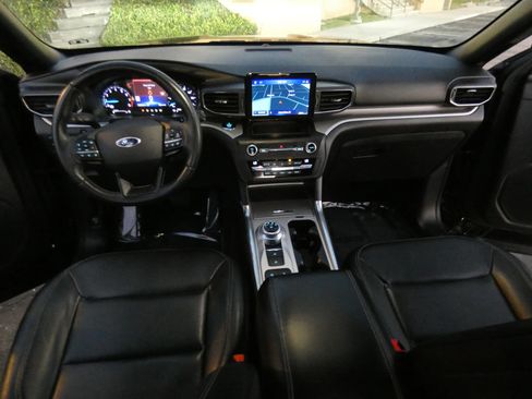 Used 2020 Ford Explorer XLT w/ Equipment Group 202A image 50