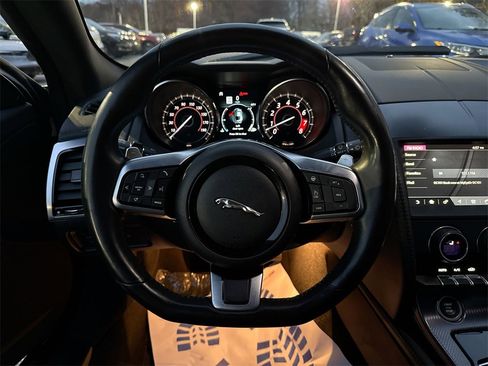 Used 2020 Jaguar F-TYPE R-Dynamic image 11