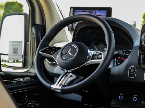 Used 2025 Mercedes-Benz Sprinter 3500 image 49