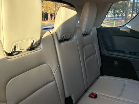 Used 2023 Nissan Pathfinder SL image 24