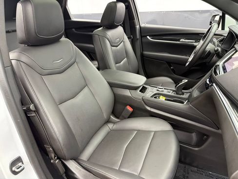 Used 2022 Cadillac XT5 Premium Luxury AWD/4WD image 29