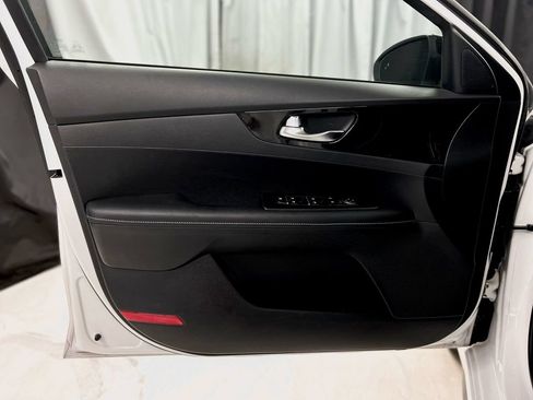 Used 2022 Kia Forte GT-Line w/ GT-Line Technology Package FWD image 40