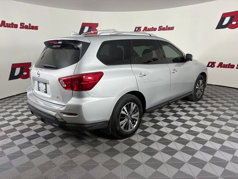 Used 2019 Nissan Pathfinder SL FWD image 7