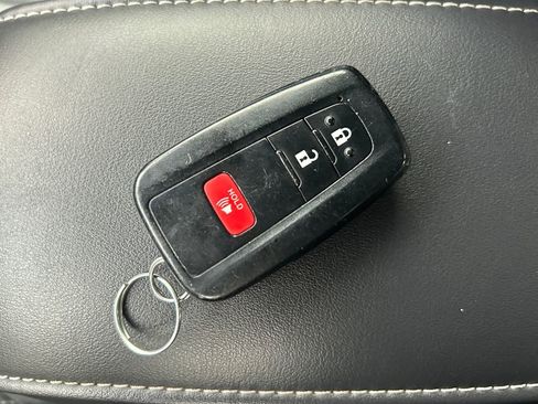 Used 2022 Toyota Corolla XSE image 33