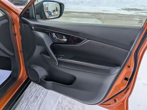 Used 2020 Nissan Rogue SL w/ Premium Package image 34