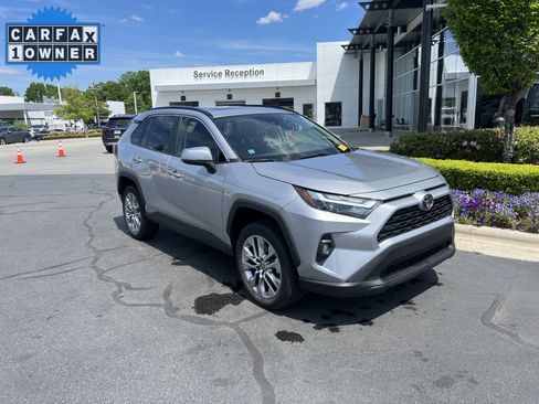 Used 2023 Toyota RAV4 XLE Premium image 2