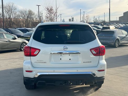 Used 2019 Nissan Pathfinder Platinum image 9