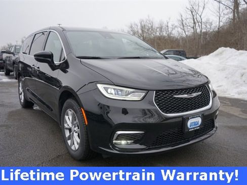 New 2026 Chrysler Pacifica Select image 15