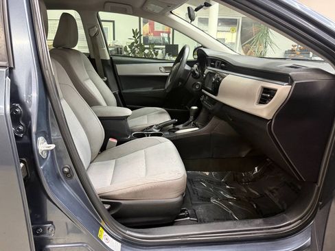 Used 2016 Toyota Corolla LE FWD image 17