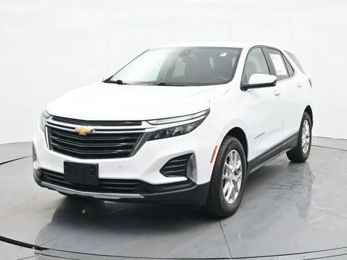Used 2024 Chevrolet Equinox LT image 2