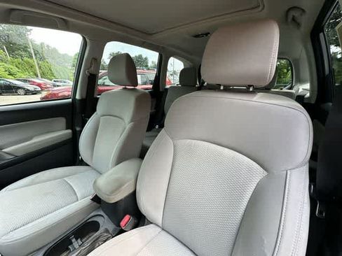 Used 2017 Subaru Forester 2.5i Premium w/ All-Weather Package AWD/4WD image 14