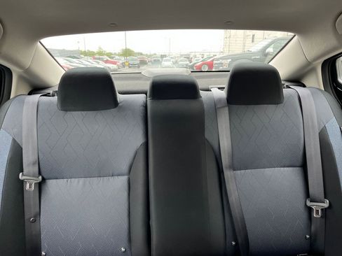 Used 2025 Nissan Versa SV FWD image 37