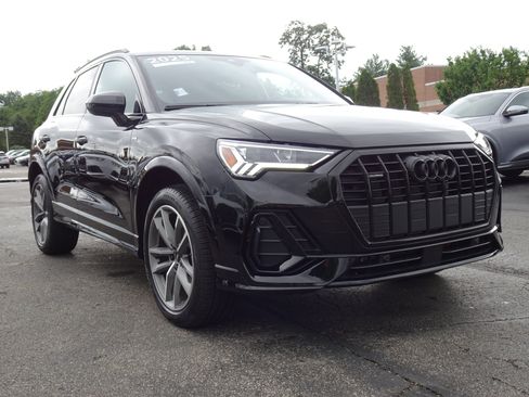 Certified 2025 Audi Q3 2.0T Premium w/ Convenience Package AWD/4WD image 6