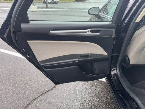 Used 2018 Ford Fusion S FWD image 27