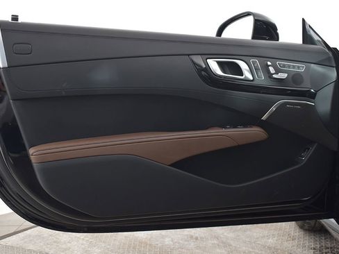 Used 2016 Mercedes-Benz SL 550 image 11