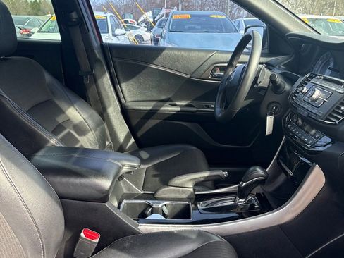 Used 2017 Honda Accord Sport image 13