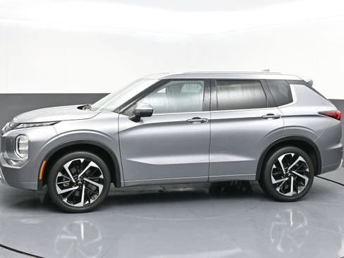 Used 2022 Mitsubishi Outlander SEL image 4