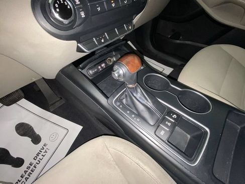 Used 2016 Kia Sorento AWD w/ LX Convenience Package image 19