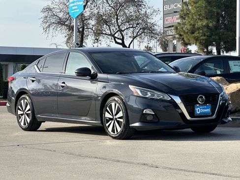 Used 2019 Nissan Altima 2.5 SV image 8