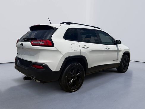 Used 2015 Jeep Cherokee Latitude w/ Comfort/Convenience Group AWD/4WD image 3