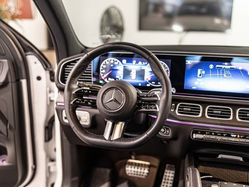 Used 2025 Mercedes-Benz GLS 450 4MATIC image 39