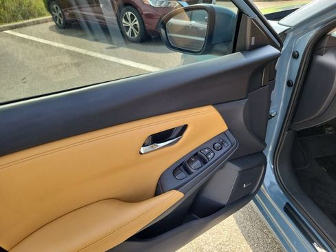 Used 2024 Nissan Sentra SV w/ SV Premium Package FWD image 19