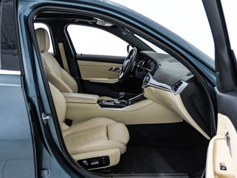 Used 2020 BMW 330i Sedan w/ Convenience Package image 31