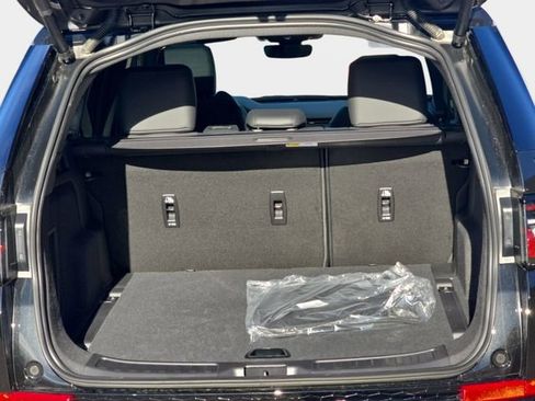 New 2026 Land Rover Discovery Sport Landmark AWD/4WD image 10