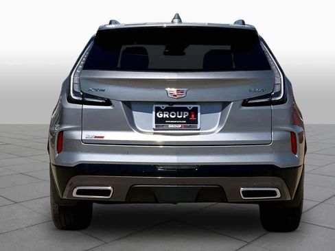 Used 2025 Cadillac XT4 Sport w/ Technology Package FWD image 4