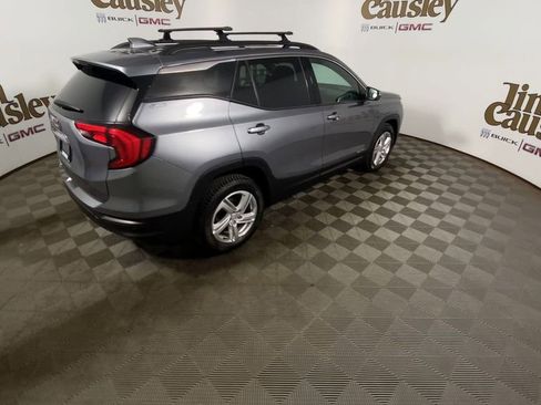 Used 2018 GMC Terrain SLE w/ Driver Convenience Package FWD image 8