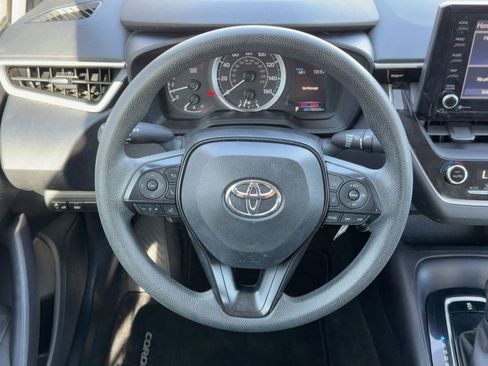 Used 2022 Toyota Corolla LE image 14