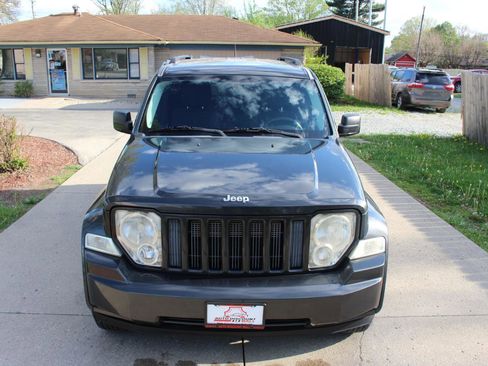Used 2011 Jeep Liberty Sport w/ Popular Equipment Group AWD/4WD image 4