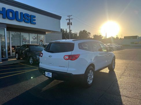 Used 2010 Chevrolet Traverse LT w/ Personal Connectivity Package image 10