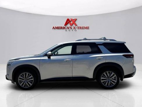 Used 2023 Nissan Pathfinder SL w/ SL Premium Package FWD image 2