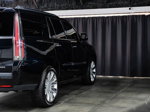 Used 2016 Cadillac Escalade Platinum image 13