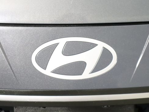 Used 2024 Hyundai Elantra SEL FWD image 16