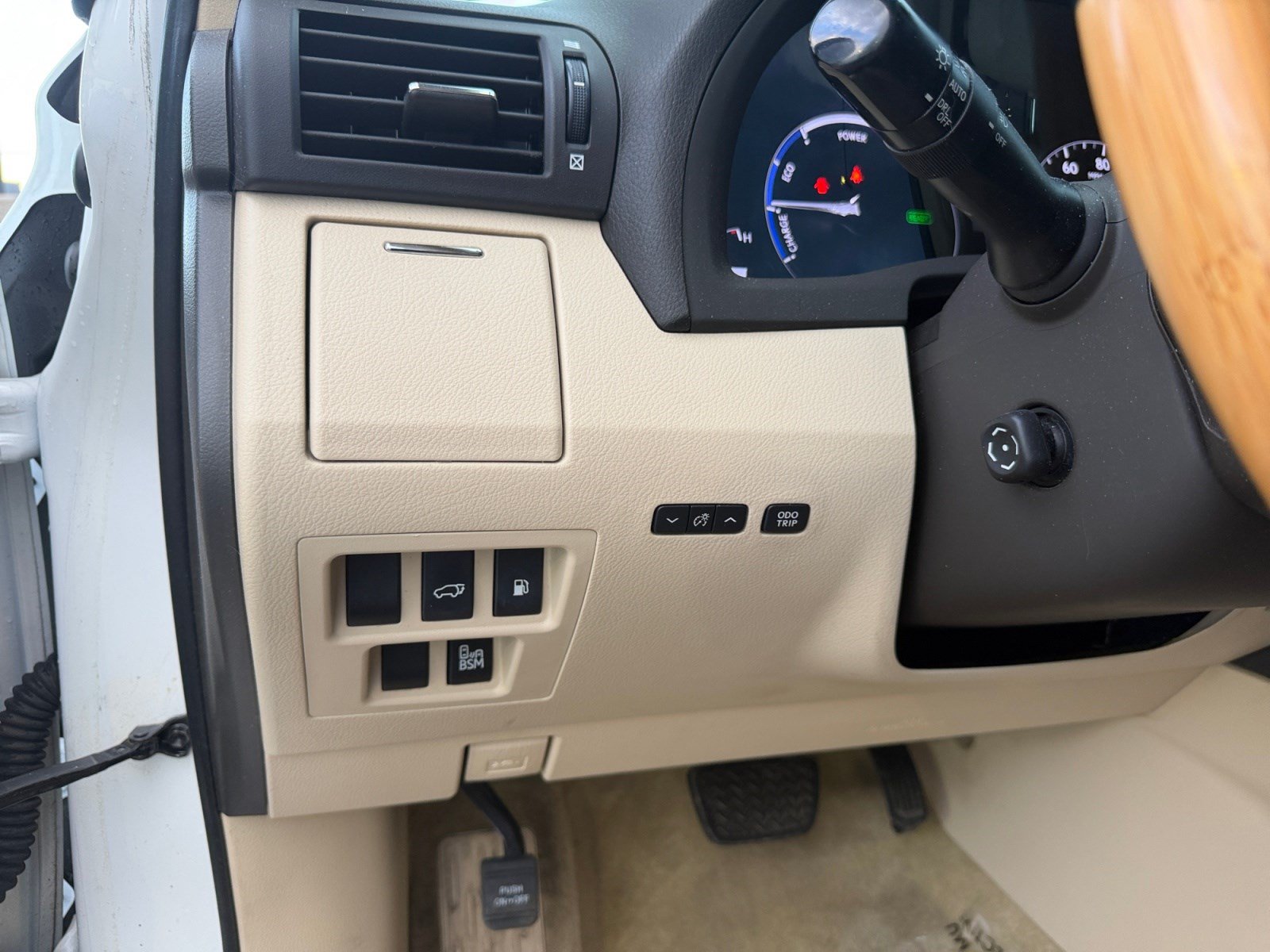 Used 2014 Lexus RX 450h AWD image 11