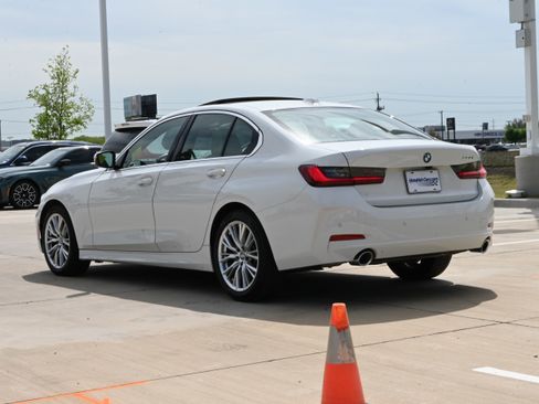 Used 2024 BMW 330i Sedan w/ Convenience Package image 7