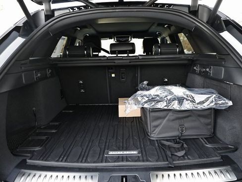 New 2026 Land Rover Range Rover Velar Dynamic SE image 40