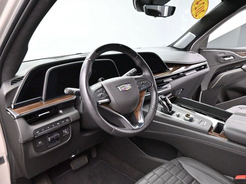 Certified 2024 Cadillac Escalade ESV Premium Luxury Platinum w/ Heavy-Duty Trailer Package image 18