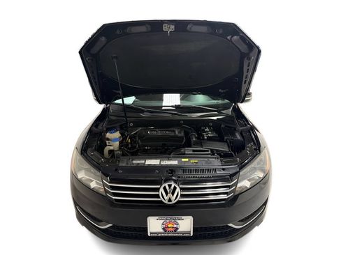 Used 2015 Volkswagen Passat 1.8T SE FWD image 11