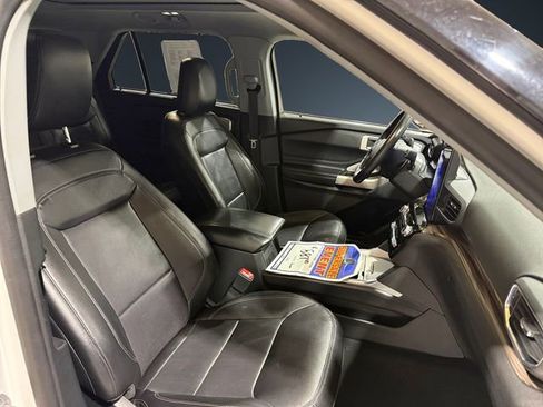 Used 2022 Ford Explorer Limited w/ Limited Technology Package image 15