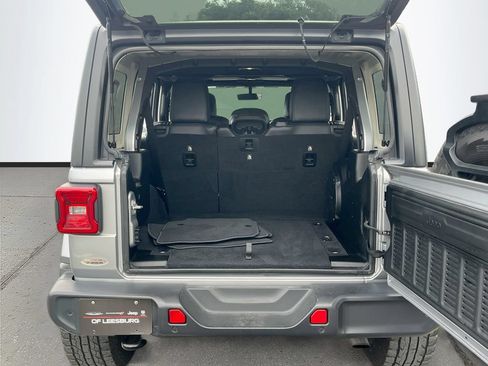 Used 2018 Jeep Wrangler Unlimited Sahara AWD/4WD image 25